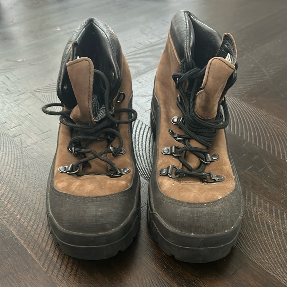 Danner Combat Hiker 9.5 Wide Men’s/11 Wide Women’s